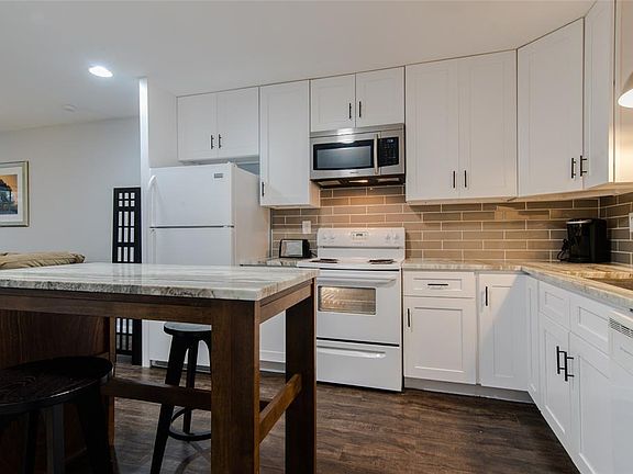 4th image of 5311 Fleetwood Oaks Ave APT 270