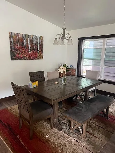 3 bed, 1280 sqft, $4,600 — Photo 2