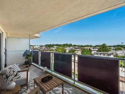 17-85 215th St APT 6R, Queens, NY, 11360