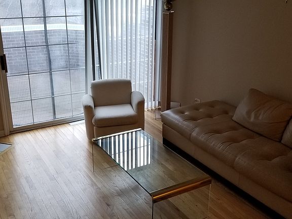 5th image of 5025 Warren St #2
