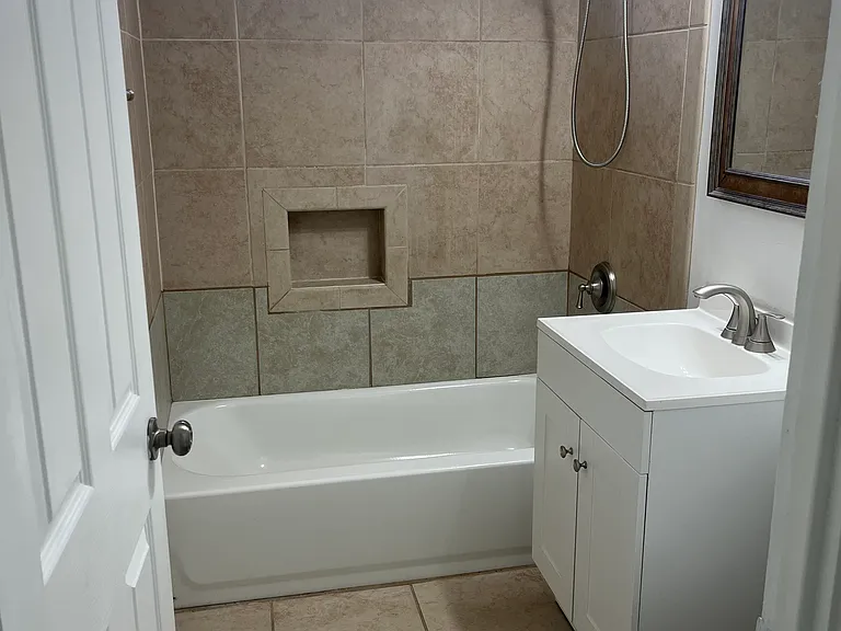 1921 N 21st St #1 — Photo 10