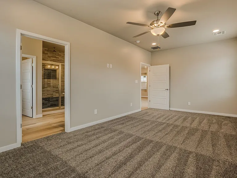 7701 Majesty Ct NW — Photo 9