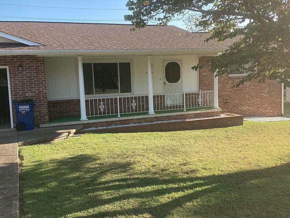 2nd image of 815 Overlook Dr