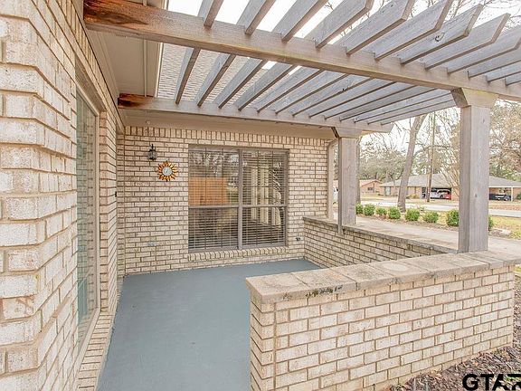 4th image of 241 Hideaway Ln E