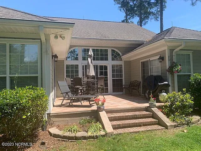 3 bed, 2.0 bath, $2,700 — Photo 2