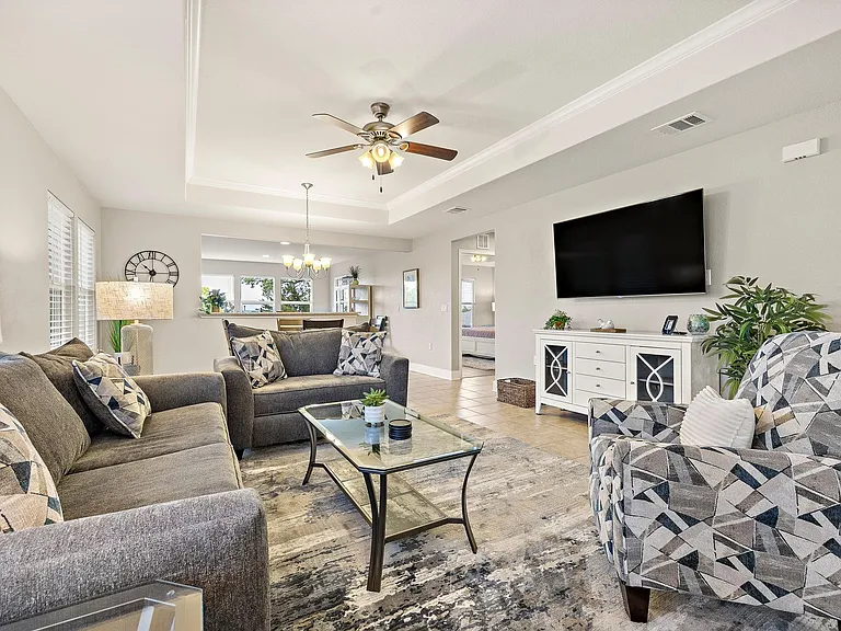 128 Alamosa Creek Ln — Photo 3