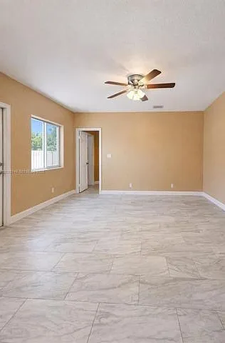 1015 NW 8th Ave — Photo 5