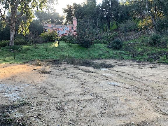 3rd image of 2042 Hilldale Dr