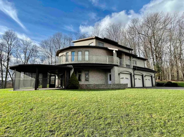 310 Seemont Dr, Kingwood, WV 26537