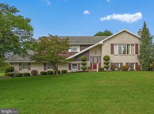 401 Broad St, Valley View, PA 17983