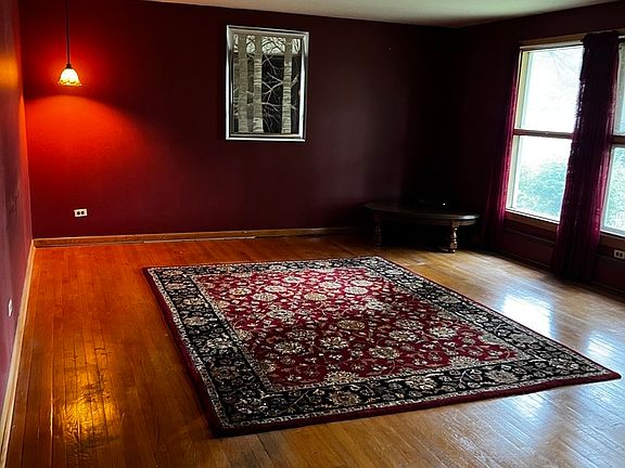 2nd image of 355 Hiawatha Dr