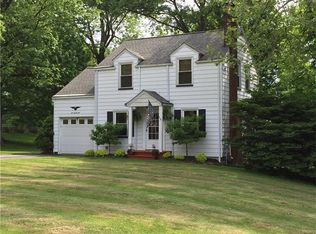 291 Fairmont Dr, Hermitage, PA