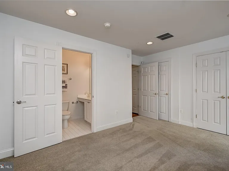 1236 Harbor Island Walk — Photo 52
