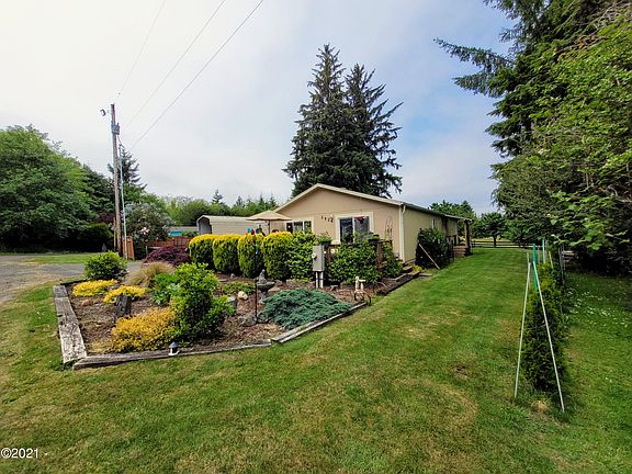 3rd image of 2524 SE Gosling Ln