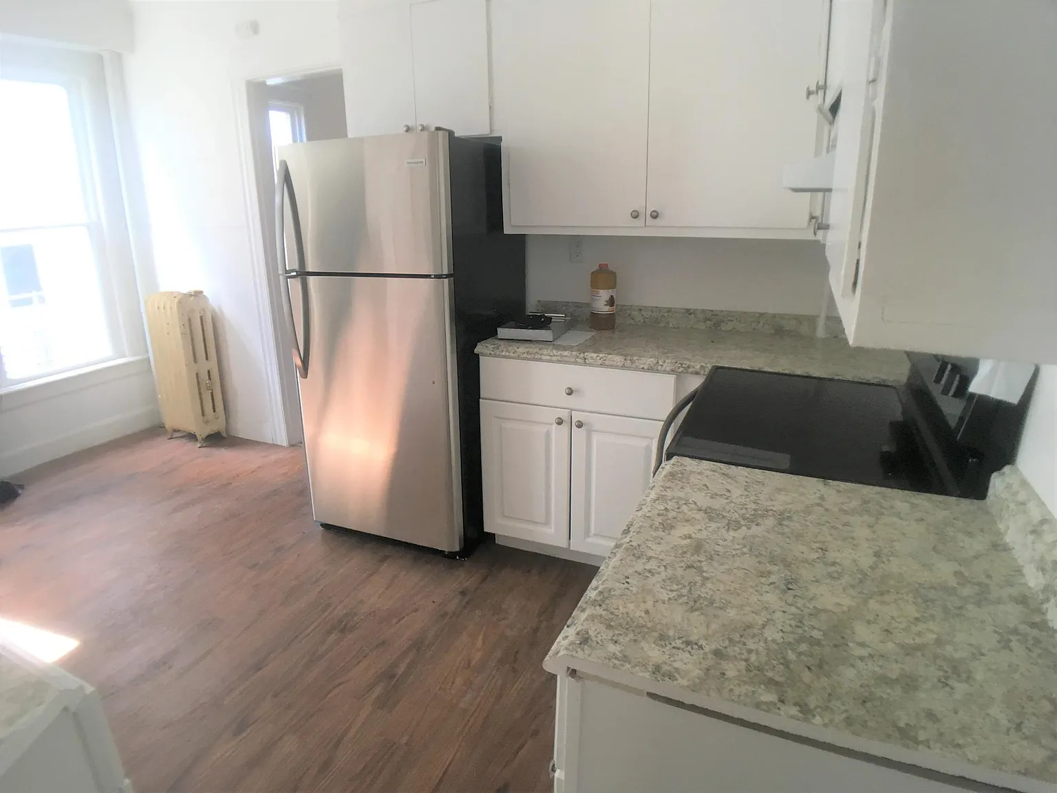 3 bed, 1224 sqft, $1,700 — Photo 2