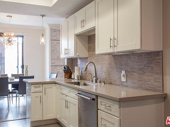 5th image of 1271 Granville Ave APT 202