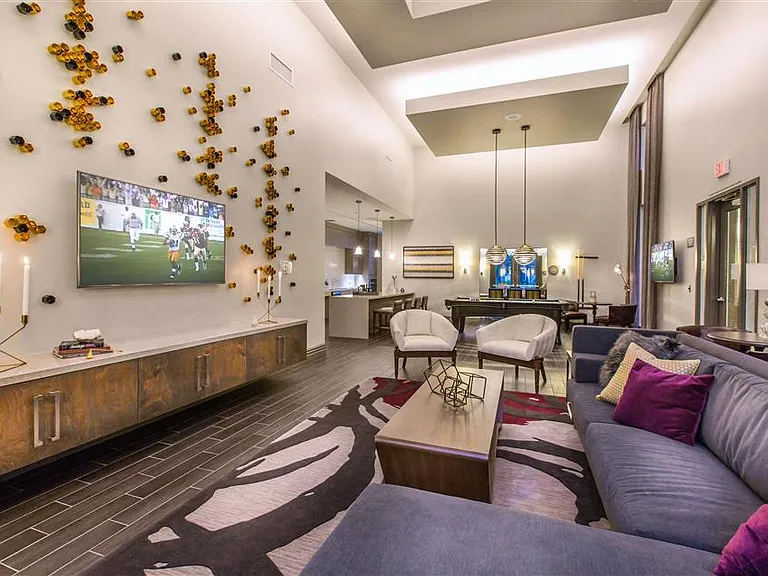 Venue Apartments — Photo 15