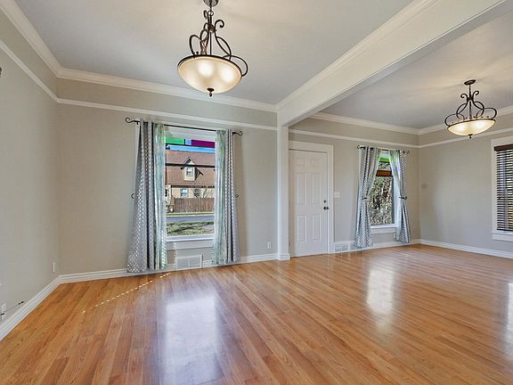 4th image of 1129 W Grace Ave