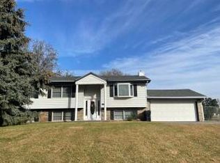 100 River Rd, Pierre, SD 57501