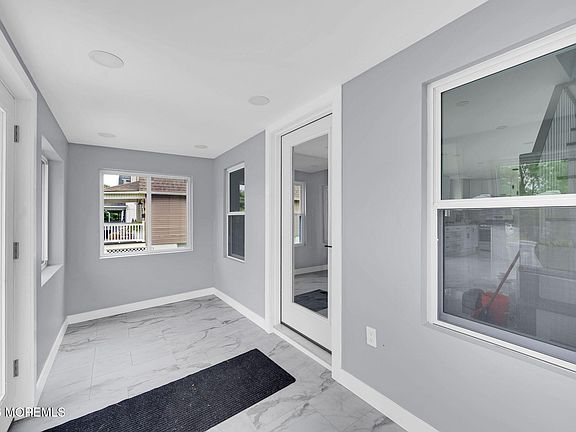 5th image of 1306 11th Avenue