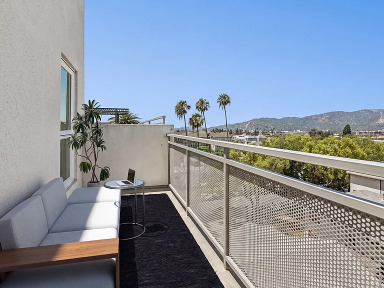 Onyx Glendale — Photo 8