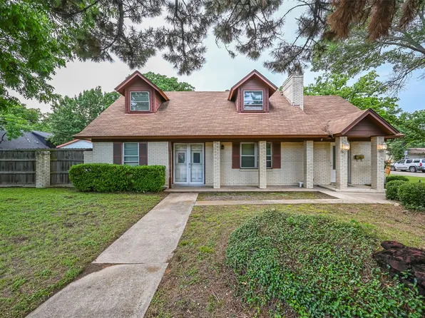 1700 Chip N Dale Dr, Arlington, TX 76012