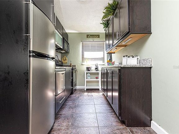 3rd image of 841 4th Ave N APT 31