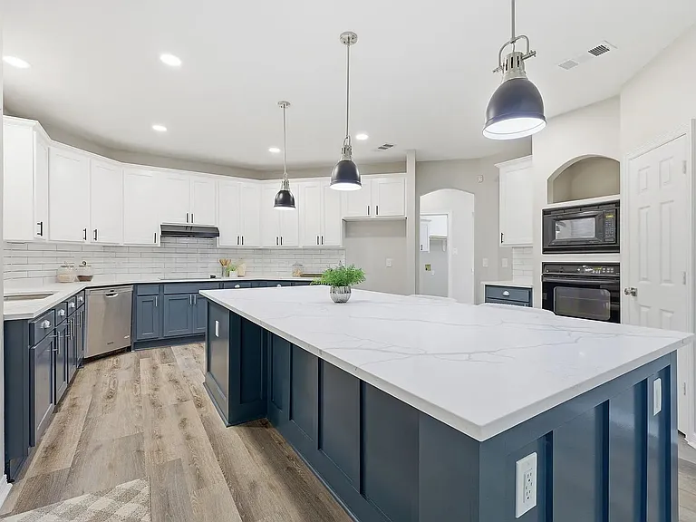 7000 Winthorp Dr — Photo 16