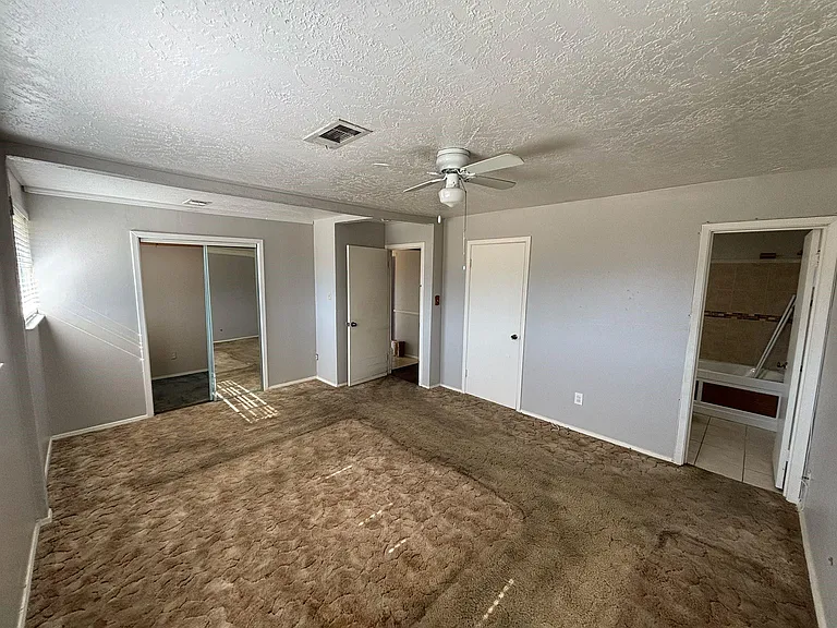 11018 Sharpview Dr — Photo 5