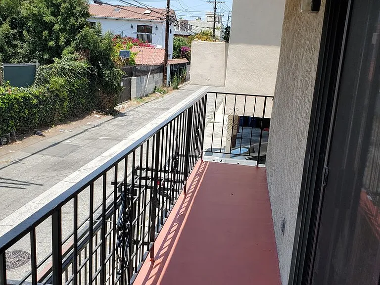 4031 McLaughlin Ave — Photo 9