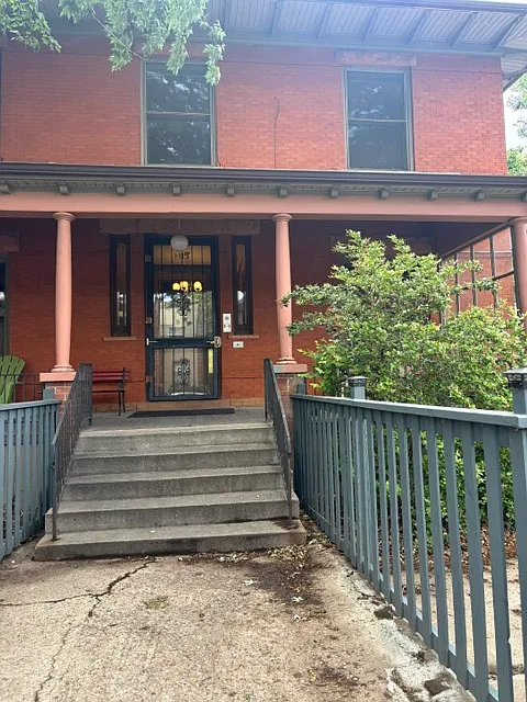 1415 N Franklin St #3