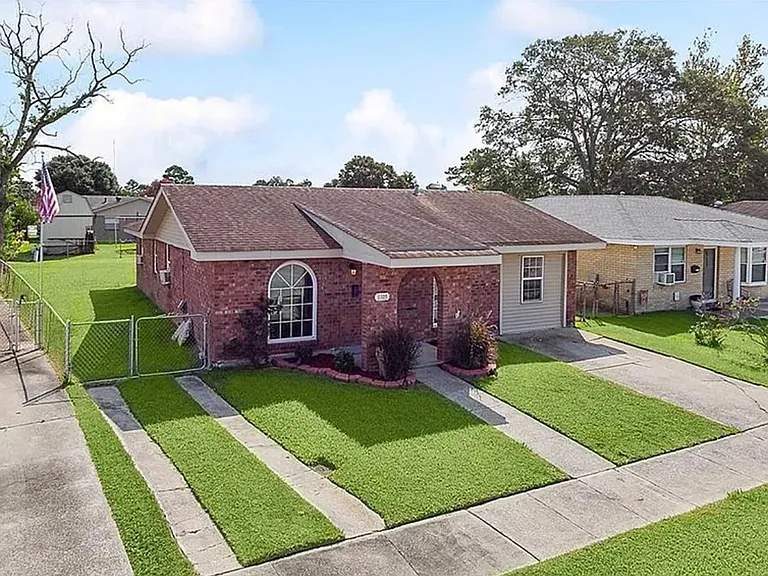 1105 Warren Dr — Photo 15