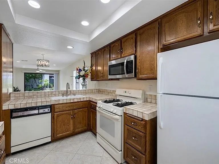 319 Molokai Dr — Photo 28