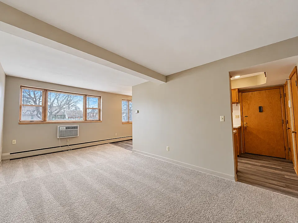 984 Van Buren Ave