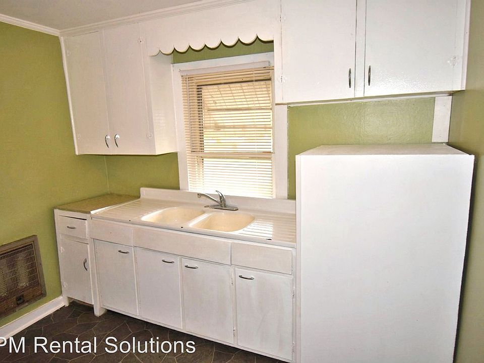 2nd image of 1103 Division St #D