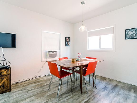 3rd image of 2614 W Manchester Blvd #1