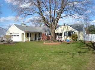 12 Mount Pleasant St, Bristol, CT 06010