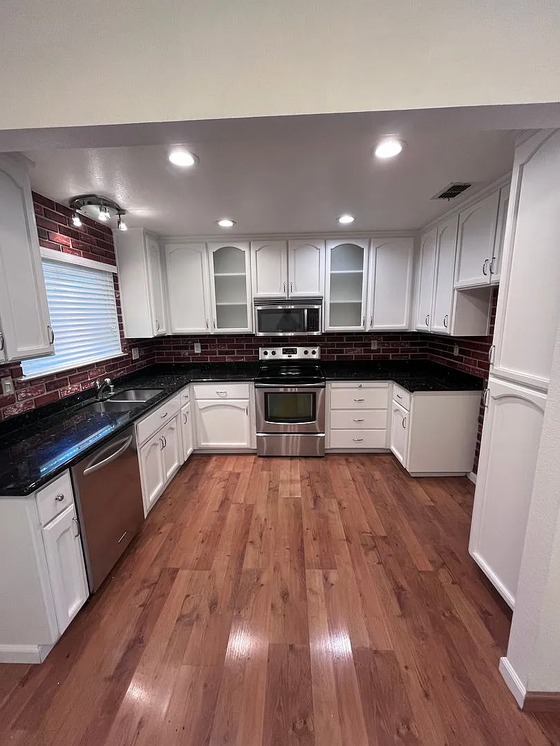 Nice Updated Home In Sacramento! — Photo 2