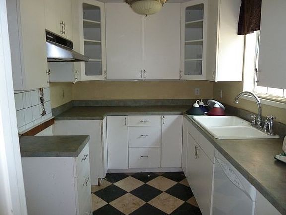 3rd image of 2727 Shelby Ave APT E