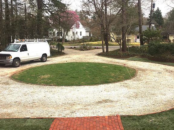 3rd image of 302 Avondale Cir