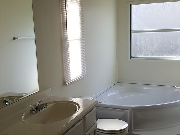 4th image of 11735 Kingslake Forest Dr