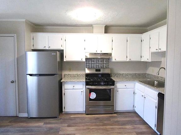 4th image of 4441 Township Dr