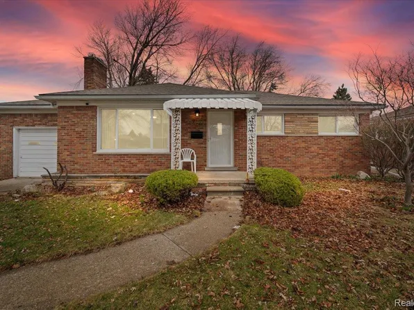 8457 Menge Ave, Center Line, MI 48015