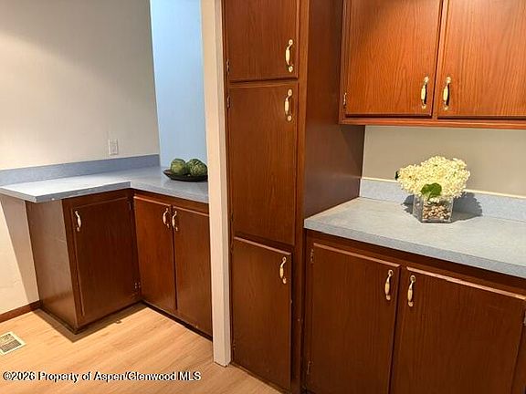 5th image of 100 James Cir