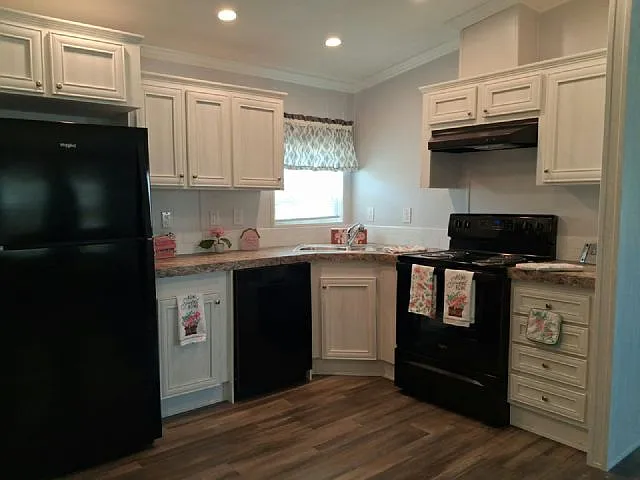 3 bed, 2.0 bath, 960 sqft, $2,150 — Photo 2