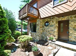 4L Brookside Hts, Wanaque, NJ 07465