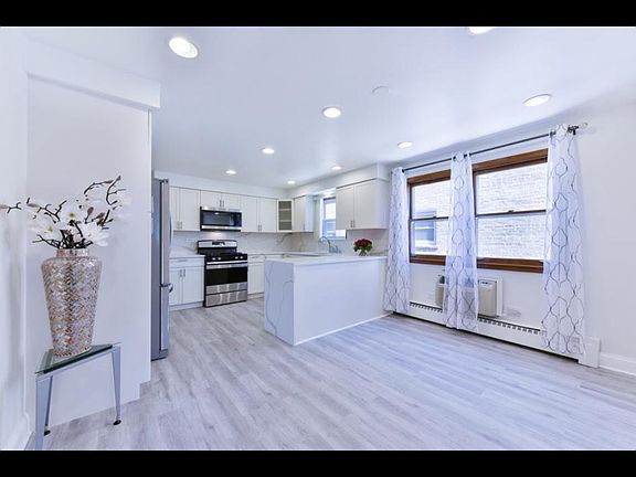 4th image of 4605 N Sayre Ave
