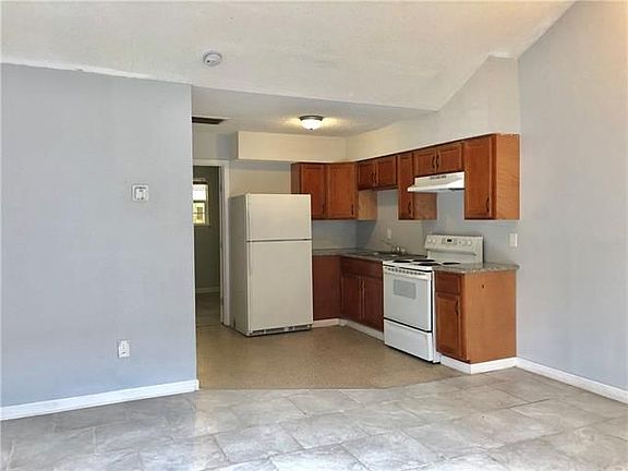 3rd image of 7849 Symmes Ave APT 4