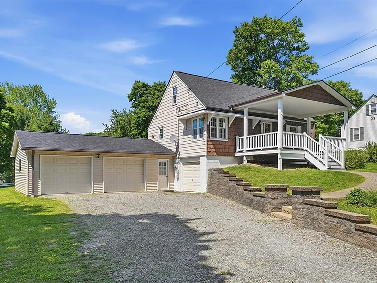 315 South Dr — Photo 3