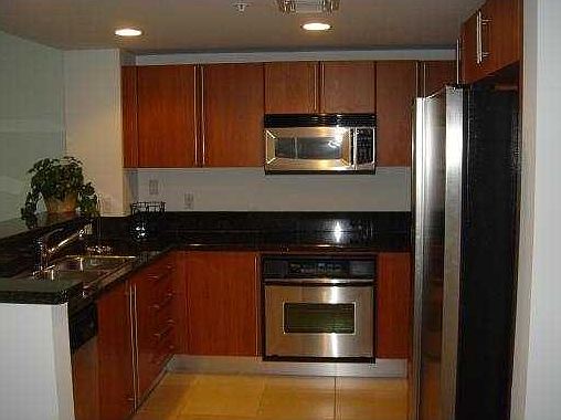 5th image of 610 Clematis St APT 727